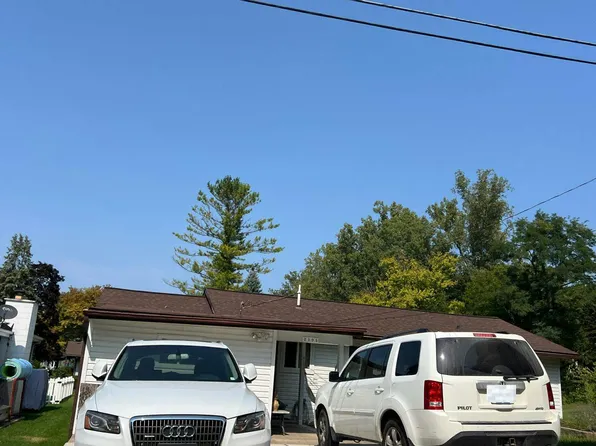 2191 Glenroylet Dr, Pinckney, MI 48169
