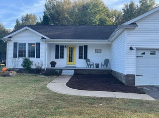 2660 Tippett Rd, Manitou, KY 42436