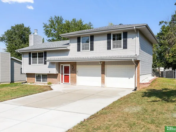 15107 Versaille St, Bellevue, NE 68123