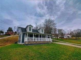 105 Pinewood Rd, Elkview, WV 25071