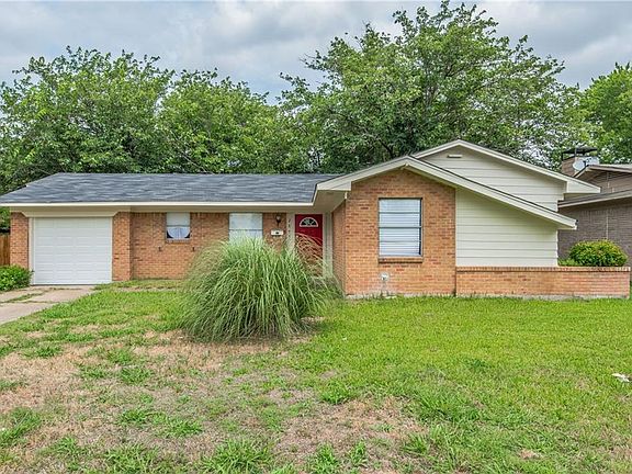 3rd image of 2815 Cary Dr