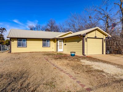 466 E Broadway Ave, Augusta, KS, 67010