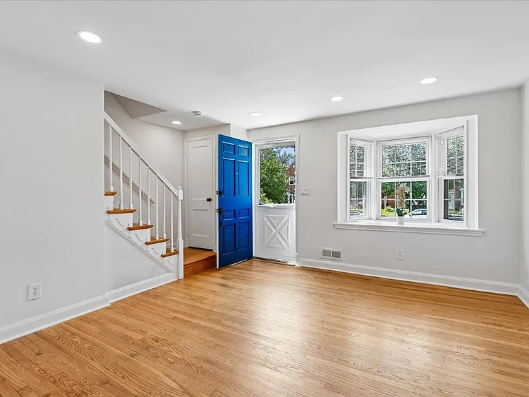 1612 Hardwick Rd — Photo 3