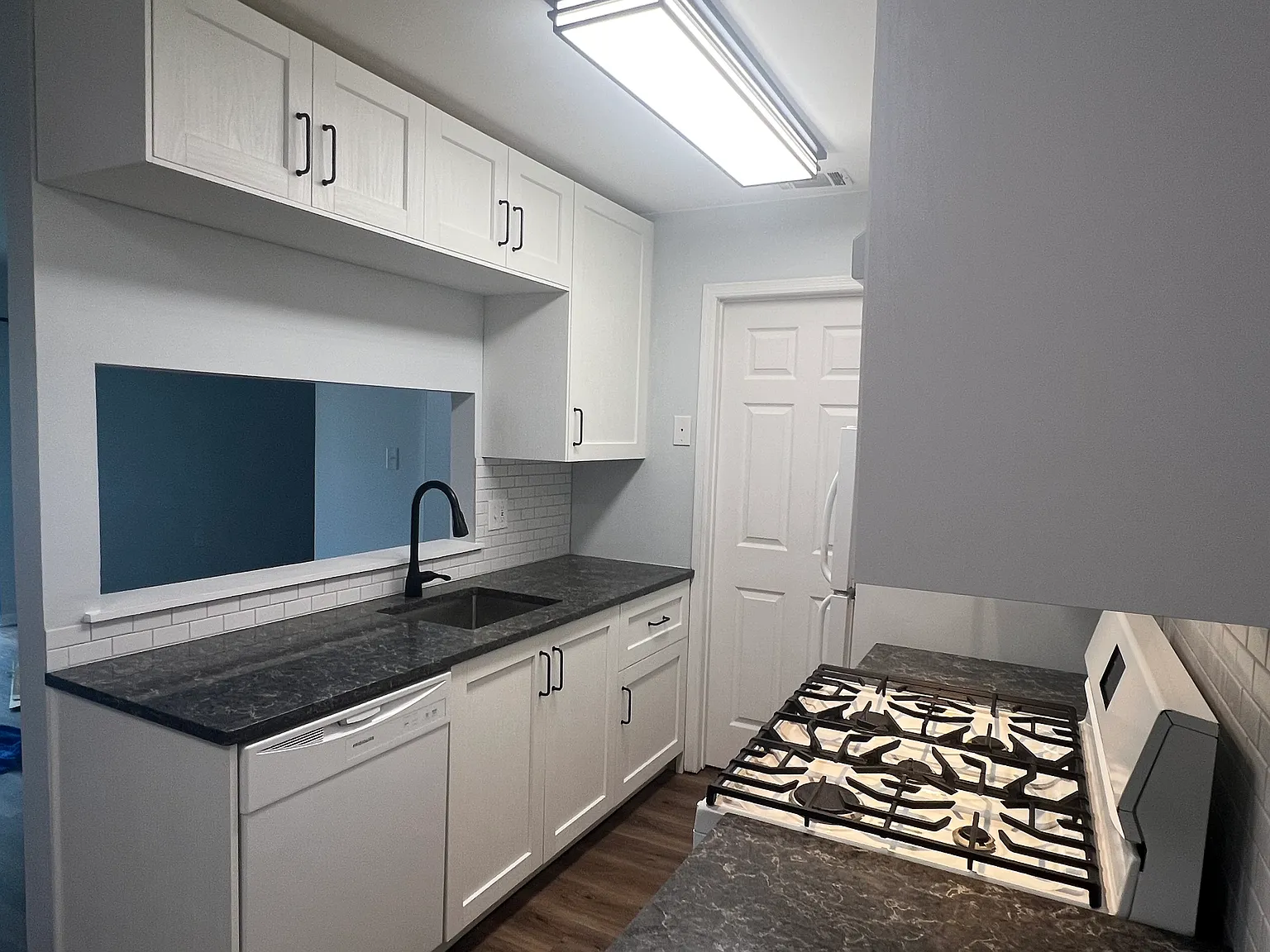 1 bed, 824 sqft, $1,700 — Photo 2