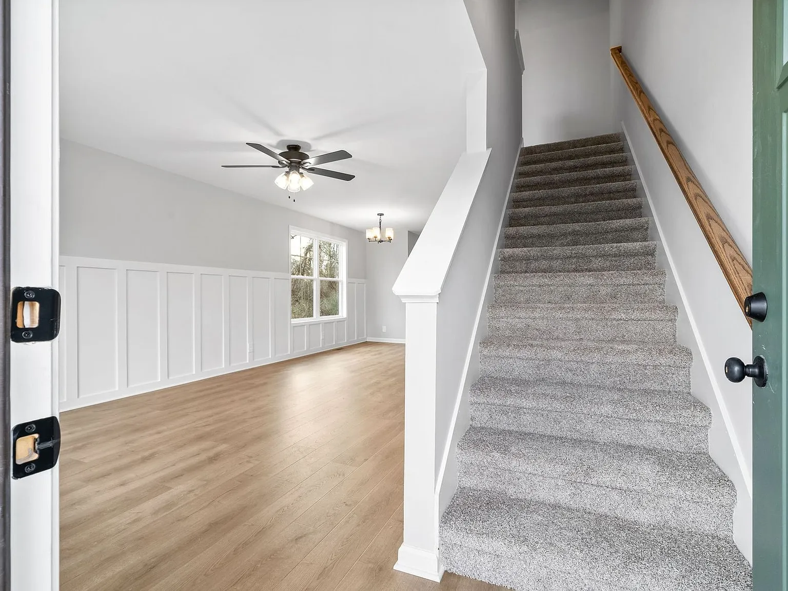 2 Bedroom Pet Friendly Townhomes For Rent! — Photo 4