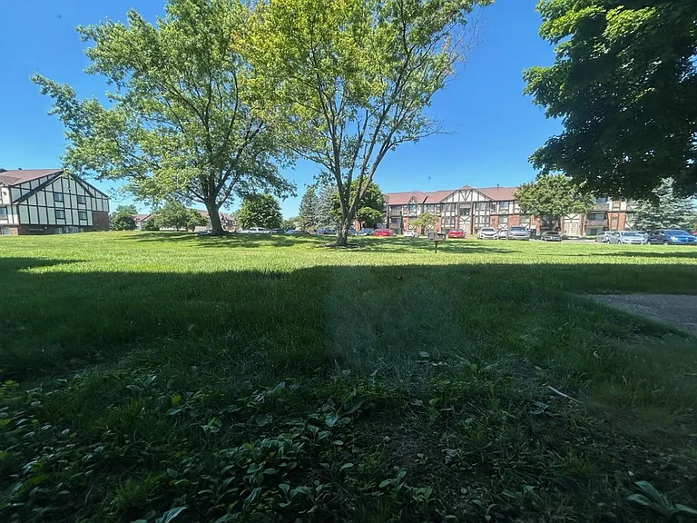 Charter Oaks Apartments — Photo 71