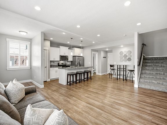 5th image of 9283 S Bennington Ct