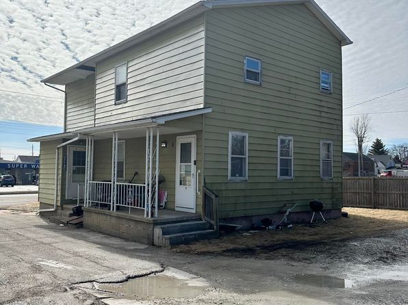443 E Locust St, Canton, IL 61520