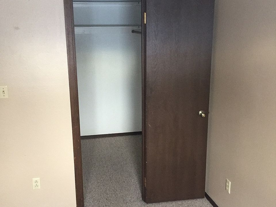 2nd image of 1104 Pleasant St APT 6