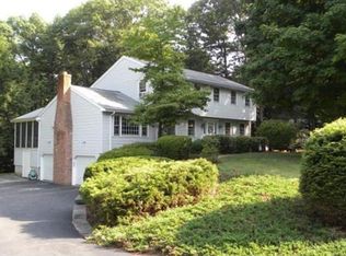 17 Wagontrail Rd, Chelmsford, MA 01824