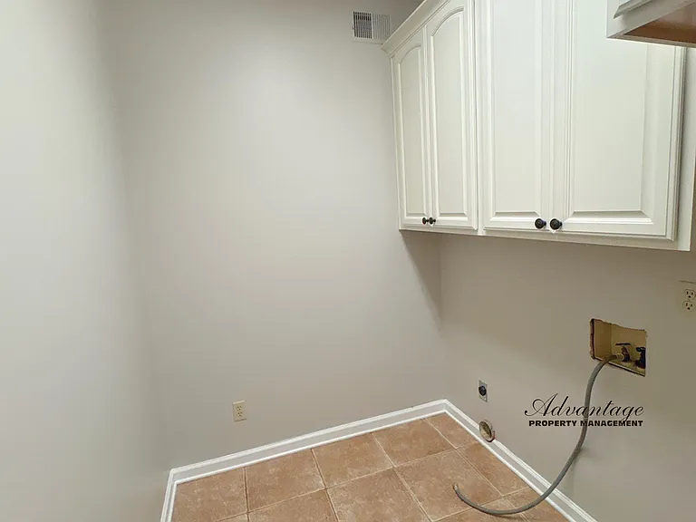 1286 Creek Valley Dr — Photo 17