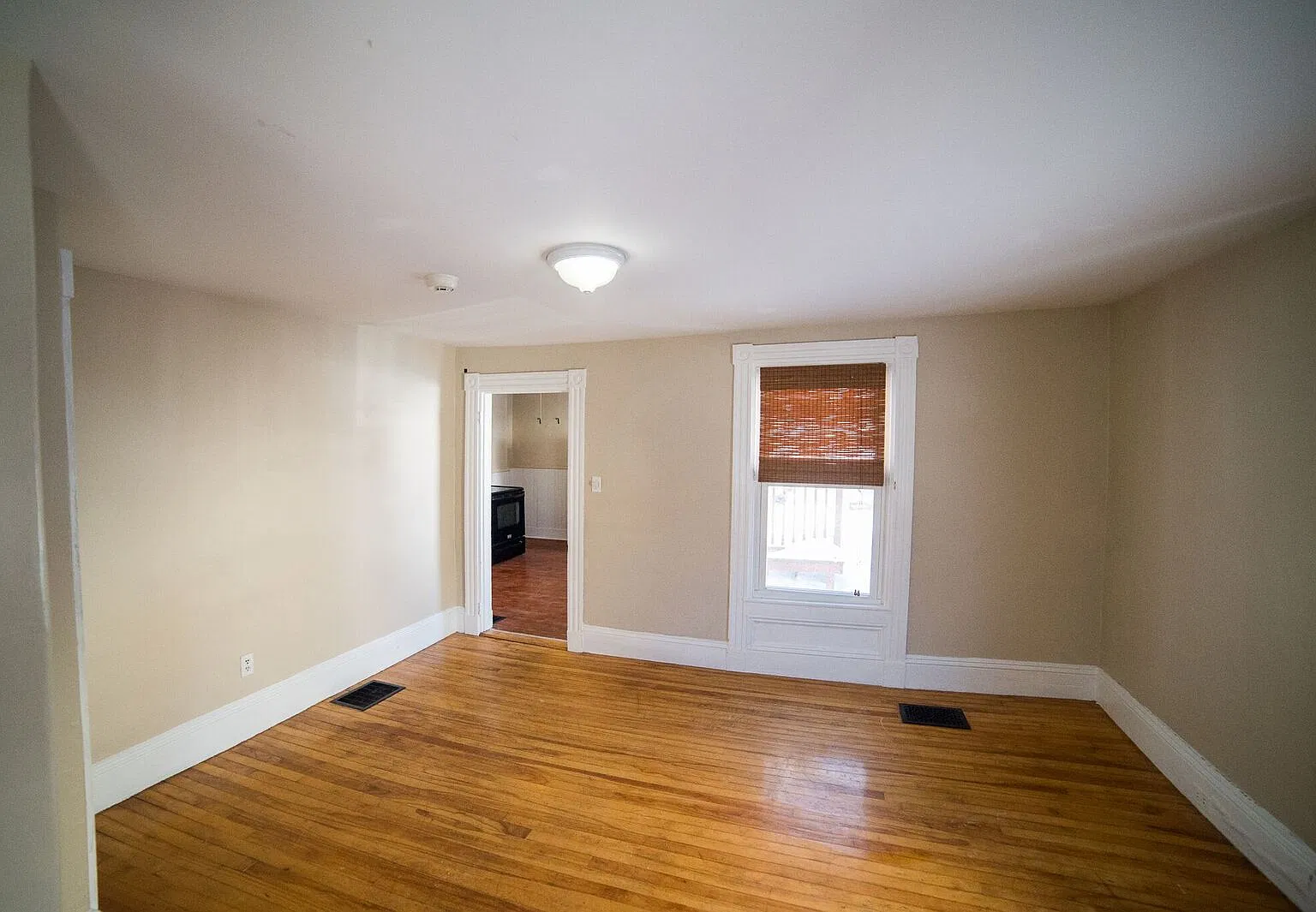11-13 Cottage St - 11 — Photo 4