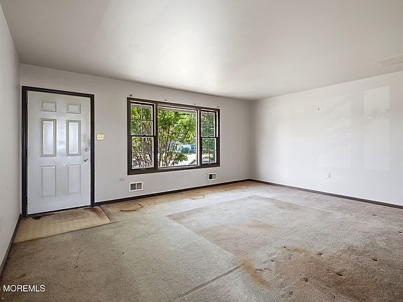 4th image of 1006 Anchor Way
