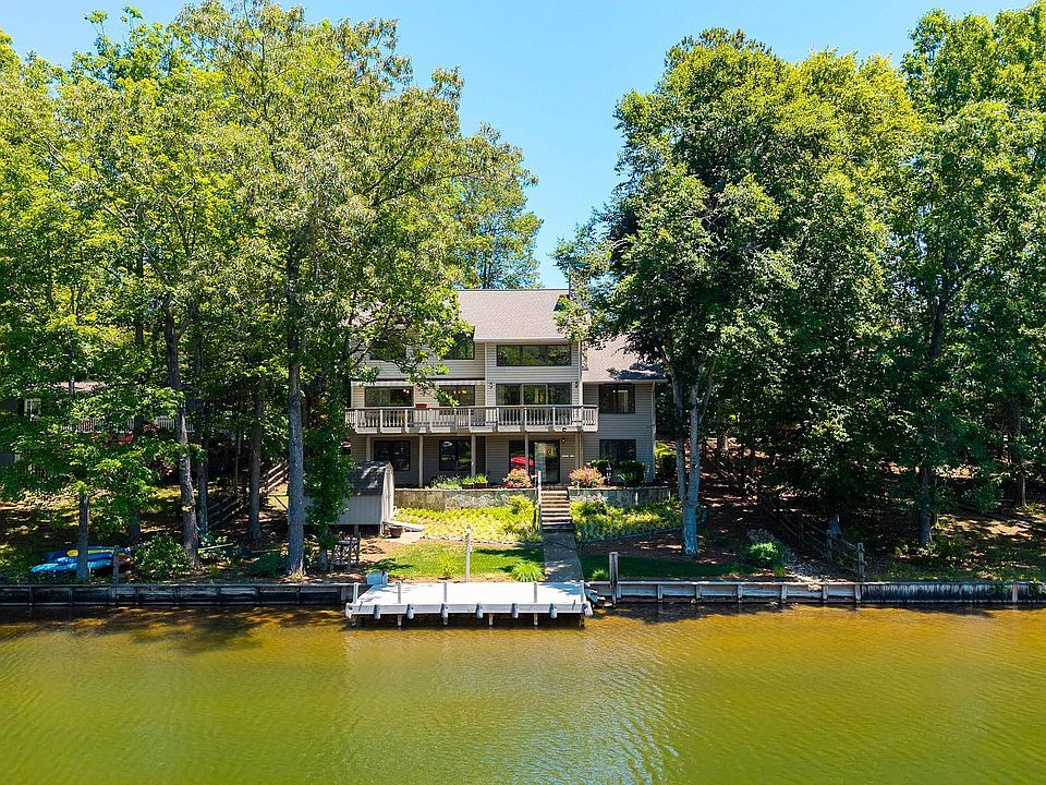 1st image of 27 Ashlawn Blvd