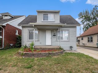 1054 E Troy St, Ferndale, MI