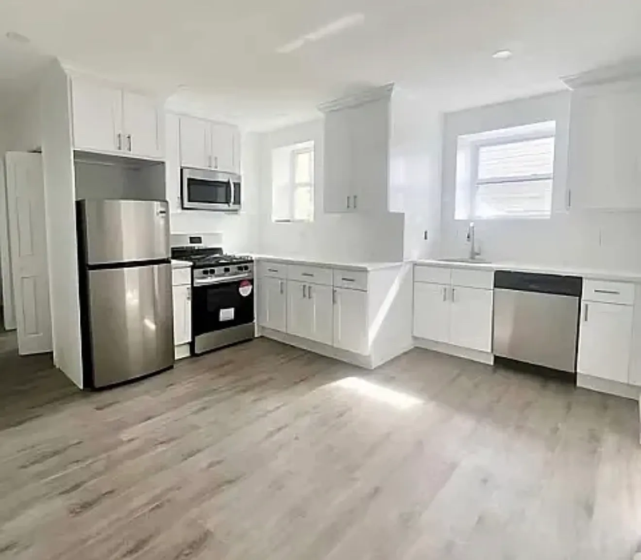 4 bed, 1200 sqft, $2,695 — Photo 1
