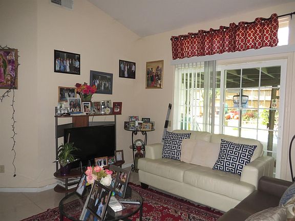 4th image of 183 Cinnamon Dr