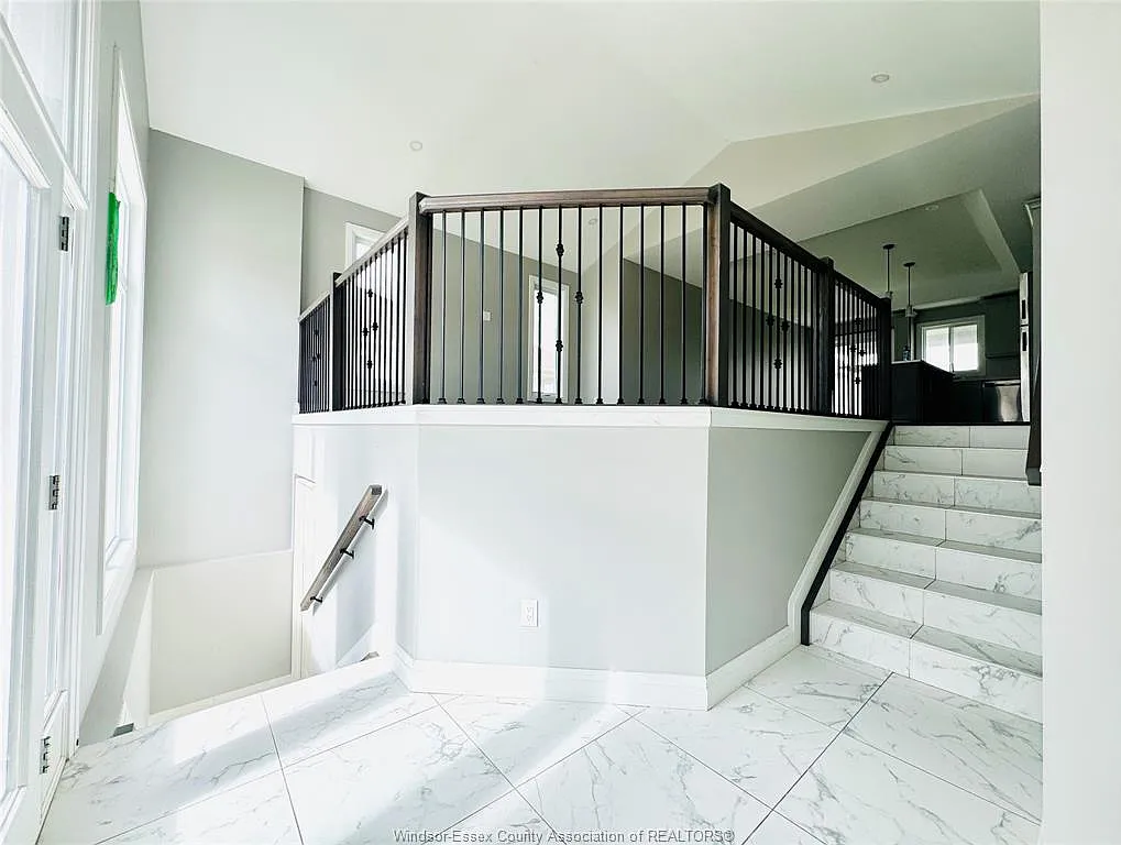 3 bed, $2,400 — Photo 2