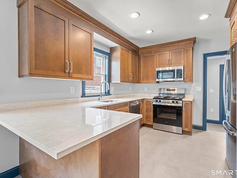 16 Saint Charles Ave — Photo 8
