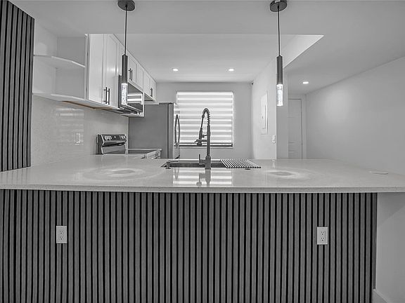 3rd image of 6037 Balboa Circle #401