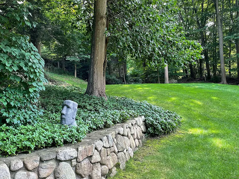 118 Lyons Plain Rd — Photo 10