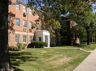 13789 Cedar Rd #302, Cleveland, OH 44121