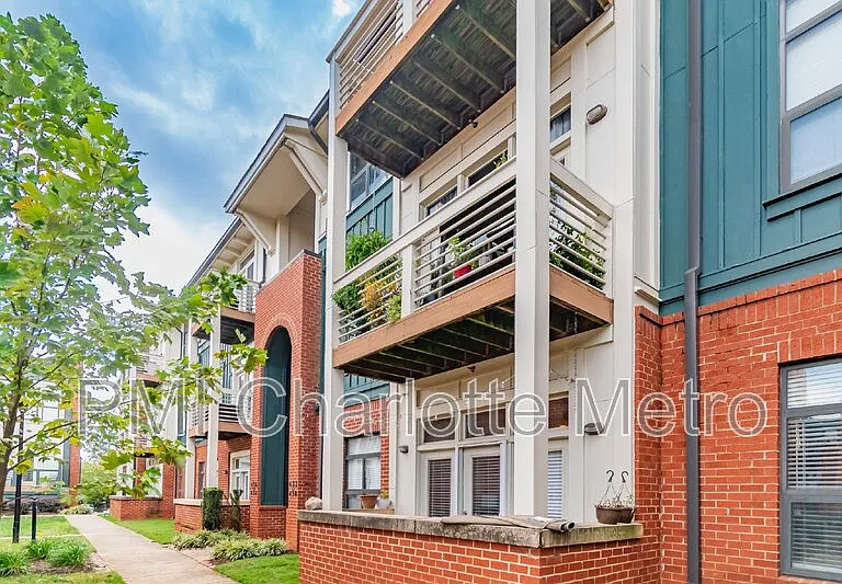 448 New Bern Station Ct — Photo 2