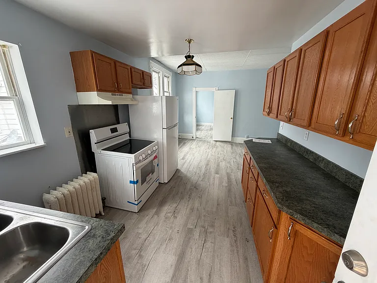 92 Carey Ave #3B — Photo 6