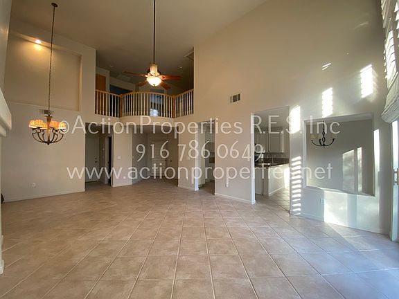 4th image of 409 Lenox Ct