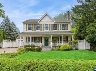 142 County Rd, Demarest, NJ 07627