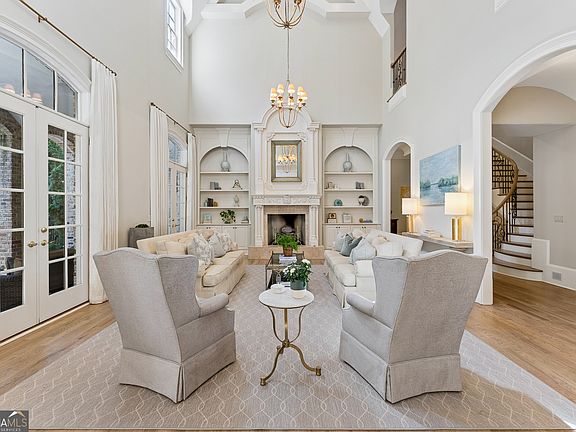 3rd image of 4235 Regency Ct NW