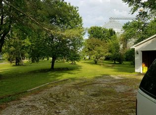 211 Vinton St, Henning, IL 61848