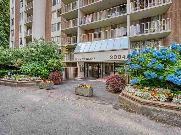 3rd image of 2004 Fullerton Ave #506