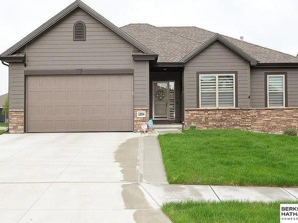 13014 S 50th St, Papillion, NE 68133