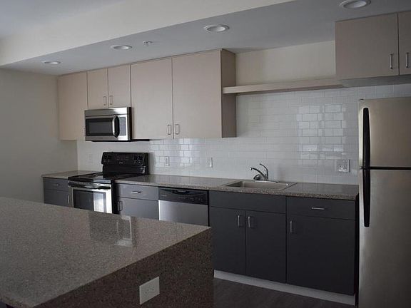 4th image of 1464 E 105th St #2