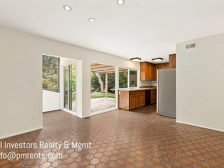 4219 Avati Dr — Photo 9