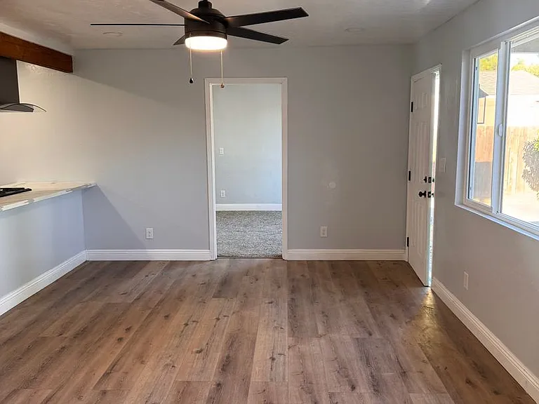 2719 E Norwich Ave — Photo 4