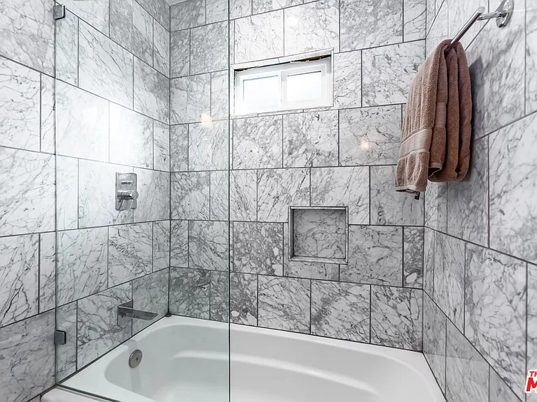 6440 W 87th Pl — Photo 22