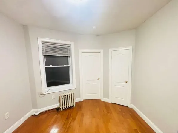 381 Baldwin Avenue image 7 of 13