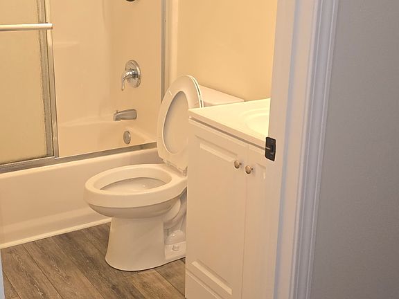 2nd image of 304 Jackson Ave