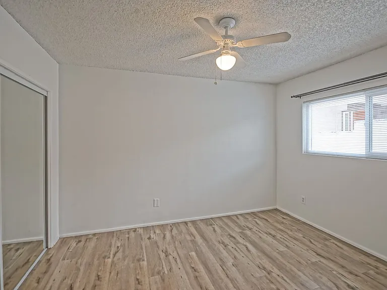 2307 Carnegie Ln — Photo 16