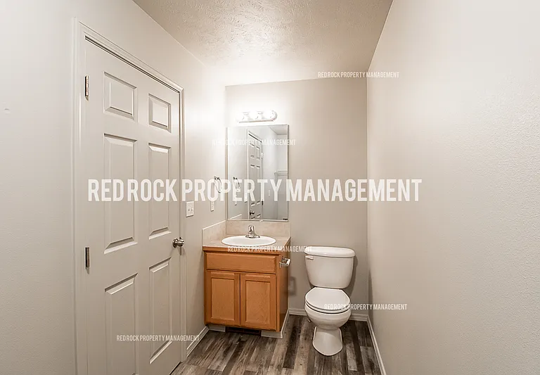 1603 N Drummond St — Photo 12