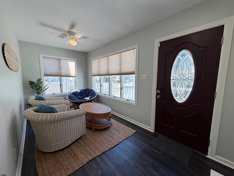 17 N Buffalo Ave — Photo 8