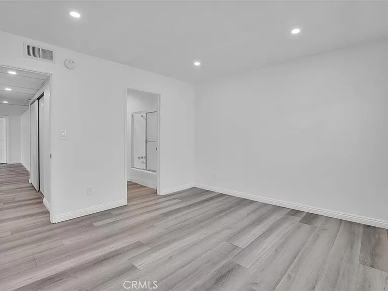5412 Lindley Ave #110 — Photo 31