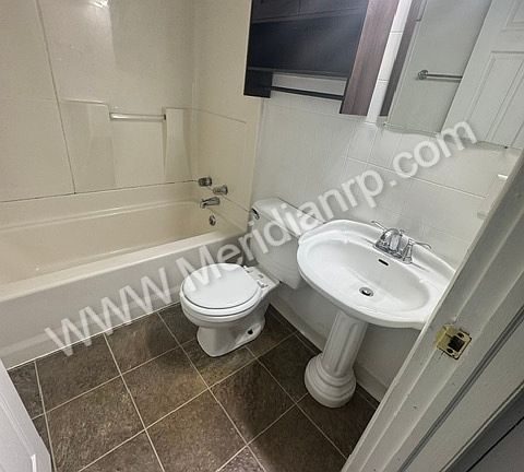 5th image of 1605 W 4th St #1