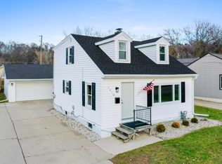 1410 9th St, Green Bay, WI 54304