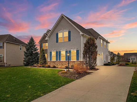 8060 Megan Meadow Dr — exterior photo
