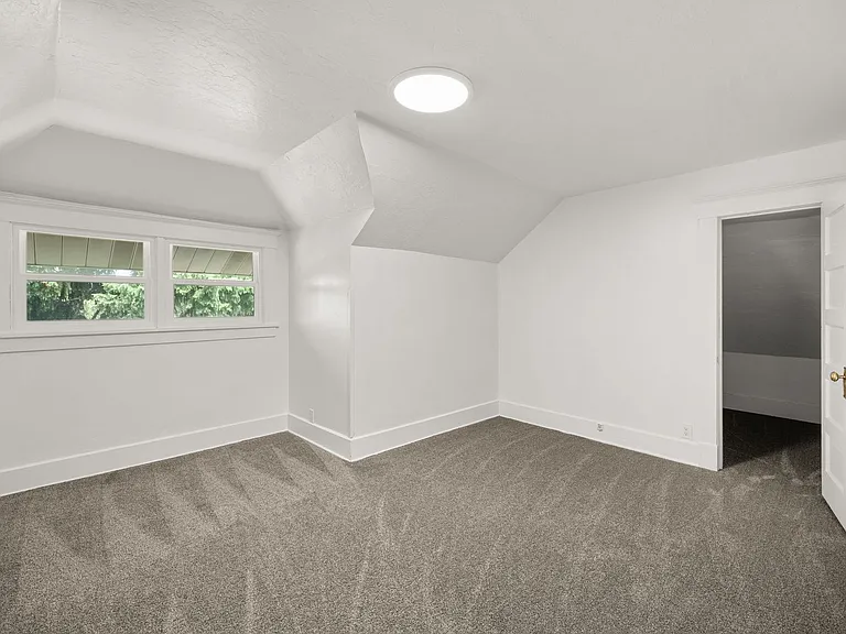 2624 W 8th Ave — Photo 33