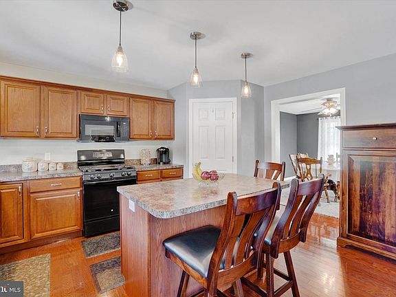 5th image of 3206 Jessica Rd