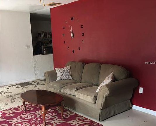 4th image of 610 N Echo Dr
